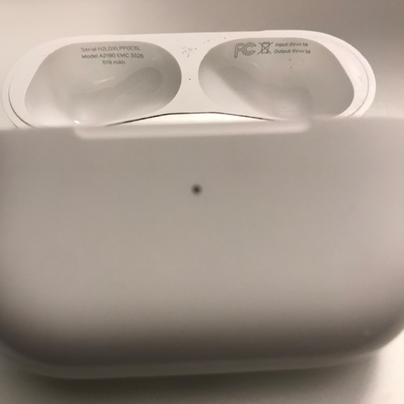Apple AirPods Pro DAMAGED - Picture 5 of 6